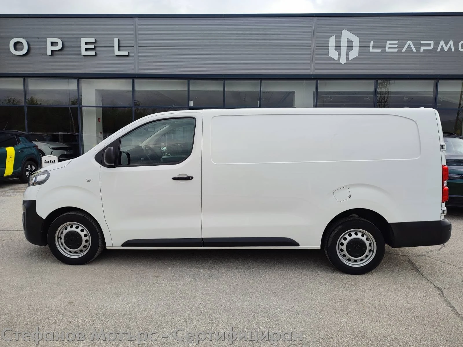 Opel Vivaro Cargo L EHZ Edition 2.0 Diesel (122hp) MT6, снимка 4 - Бусове и автобуси - 54333575