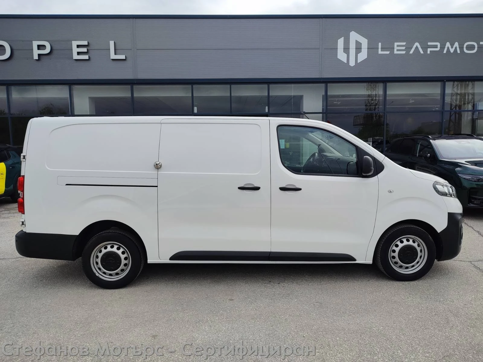Opel Vivaro Cargo L EHZ Edition 2.0 Diesel (122hp) MT6, снимка 5 - Бусове и автобуси - 54333575