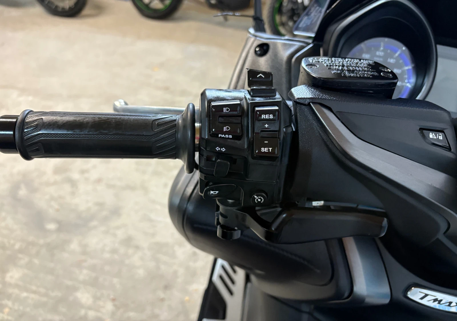 Yamaha T-max 560 ABS TCS TECHMAX - изображение 7