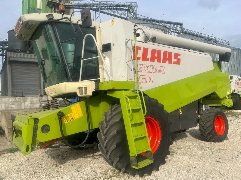 Комбайн Claas  LEXION 460, снимка 1 - Селскостопанска техника - 43945161