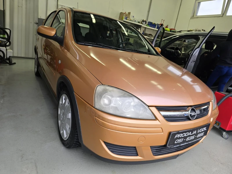 Opel Corsa 1.2 МНОГО ЗАПАЗЕН  !!!, снимка 2 - Автомобили и джипове - 47473844