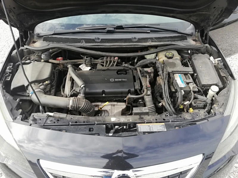 Opel Astra 1.6t gaz kli it, снимка 15 - Автомобили и джипове - 52130660