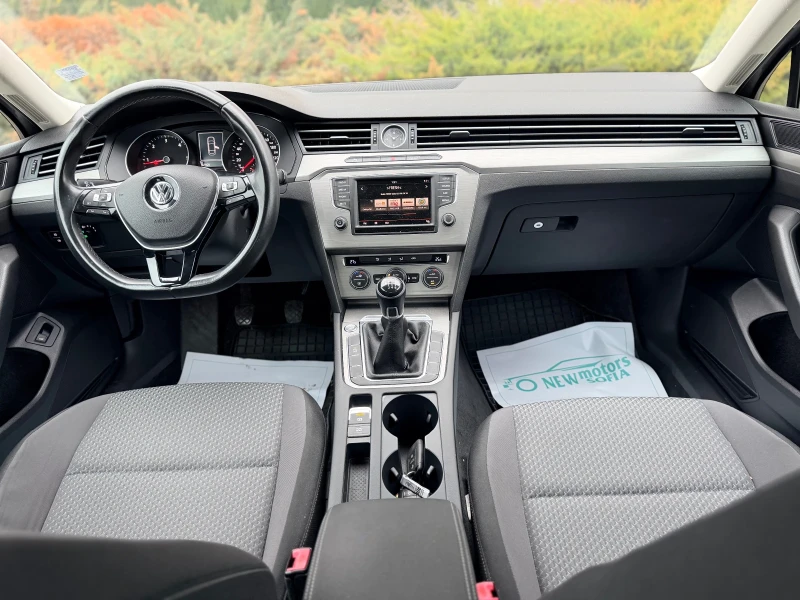 VW Passat 1.6TDi-Лизинг през уникредит, снимка 11 - Автомобили и джипове - 52663857