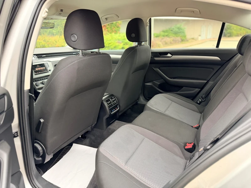 VW Passat 1.6TDi-Лизинг през уникредит, снимка 14 - Автомобили и джипове - 52663857