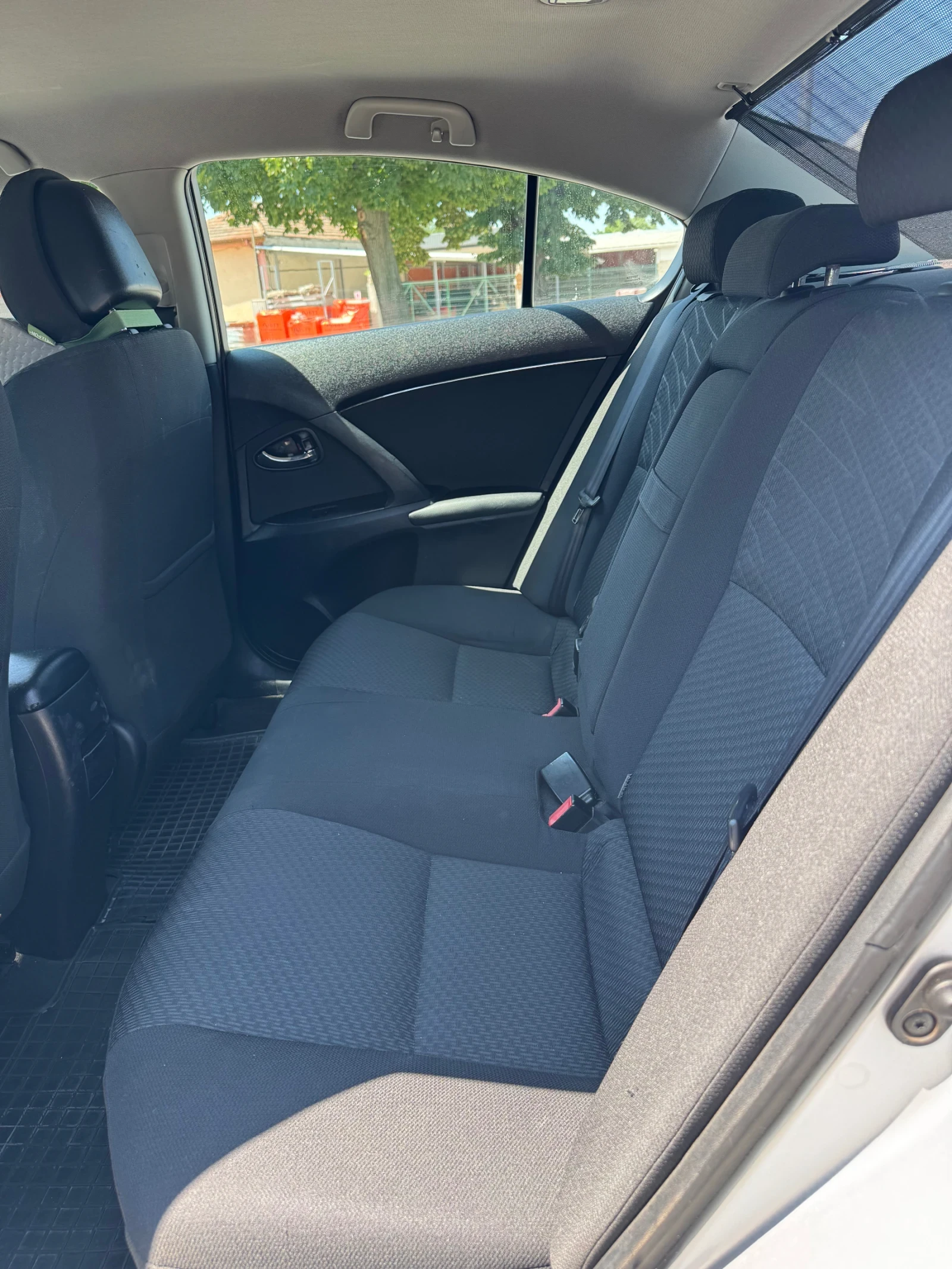 Toyota Avensis D4D - изображение 9