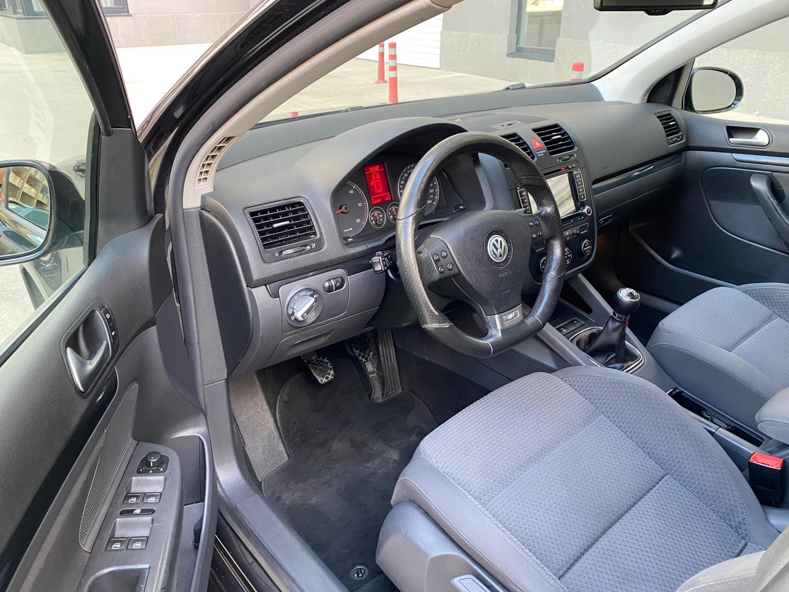 VW Golf GT 2.0TDI 170ph* НАВИ* КСЕНОН* ПОДГРЕВ* ПАРКТРОНИК - изображение 9