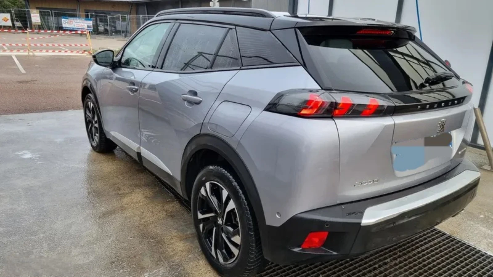 Peugeot 2008 1. 5GT BlueHDi 131 S&S EAT8 - изображение 4