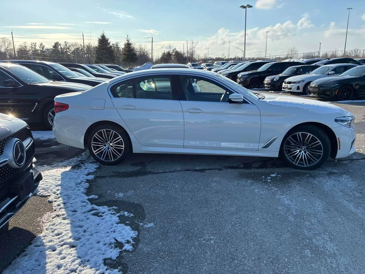 BMW 530 * xDrive * БЕЗ ЗАБЕЛЕЖКИ* М-ПАКЕТ* ПОДГРЕВИ*  - изображение 3