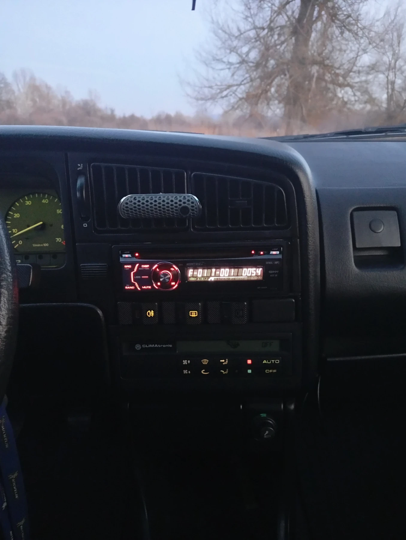 VW Passat, снимка 13 - Автомобили и джипове - 53800939