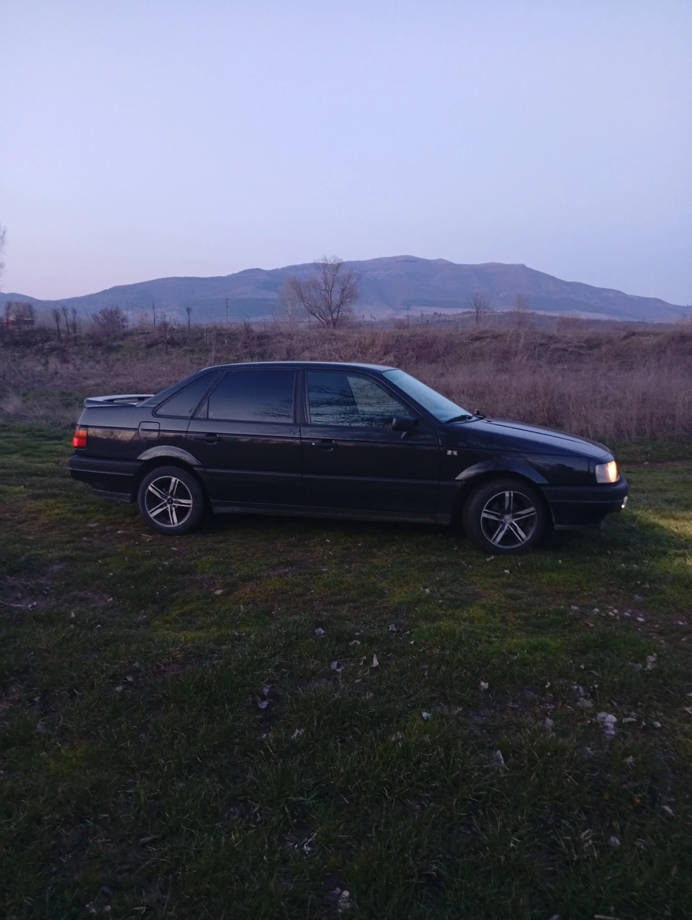 VW Passat, снимка 16 - Автомобили и джипове - 53800939