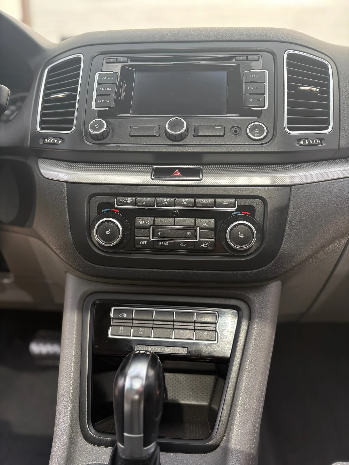 VW Sharan, снимка 10 - Автомобили и джипове - 54402169