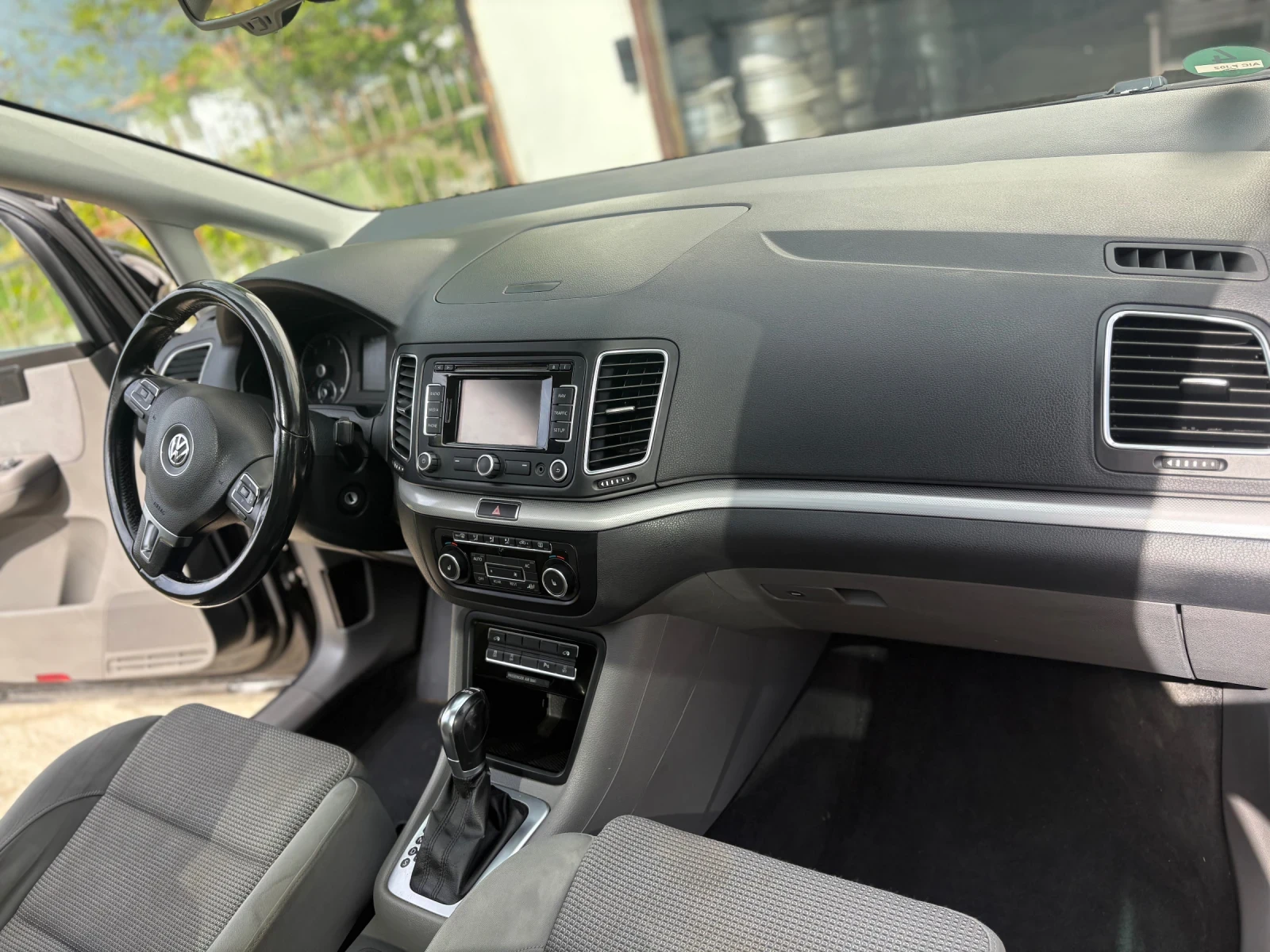 VW Sharan, снимка 9 - Автомобили и джипове - 54402169