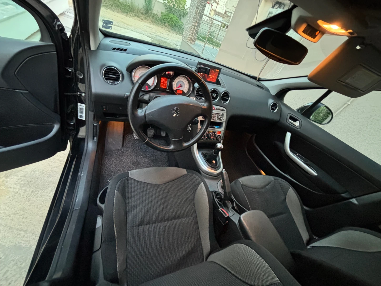 Peugeot 308 GT, снимка 8 - Автомобили и джипове - 54704947