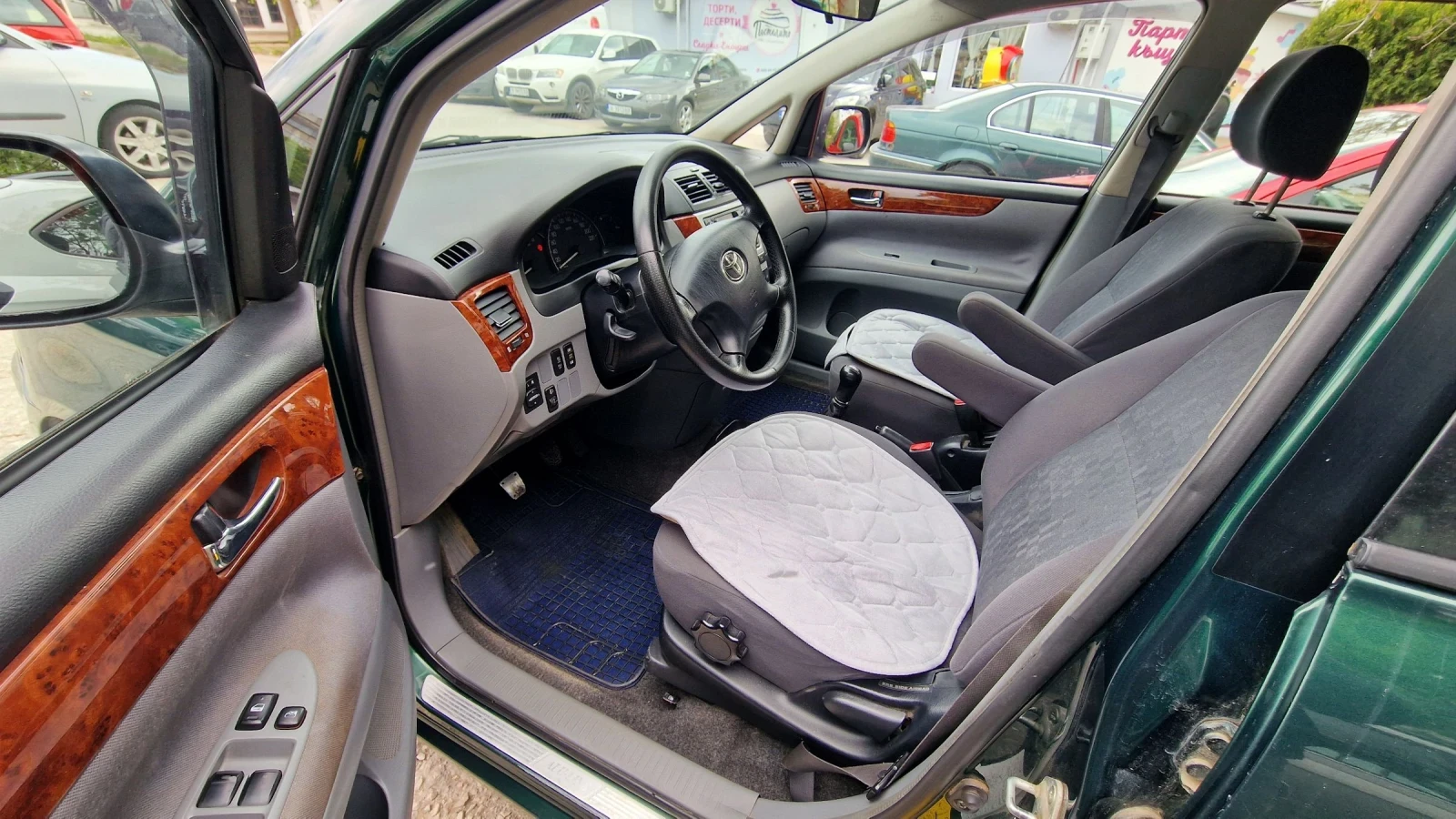 Toyota Avensis verso, снимка 8 - Автомобили и джипове - 54970735