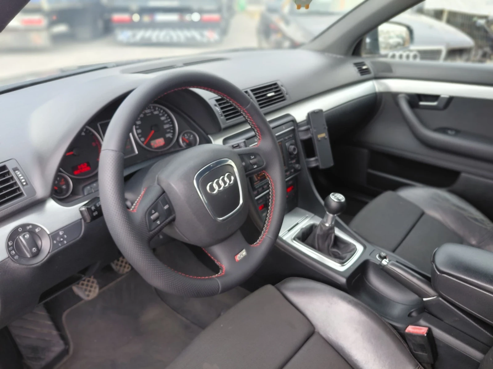 Audi A4 2.0 TDI /BMM, снимка 16 - Автомобили и джипове - 55125020
