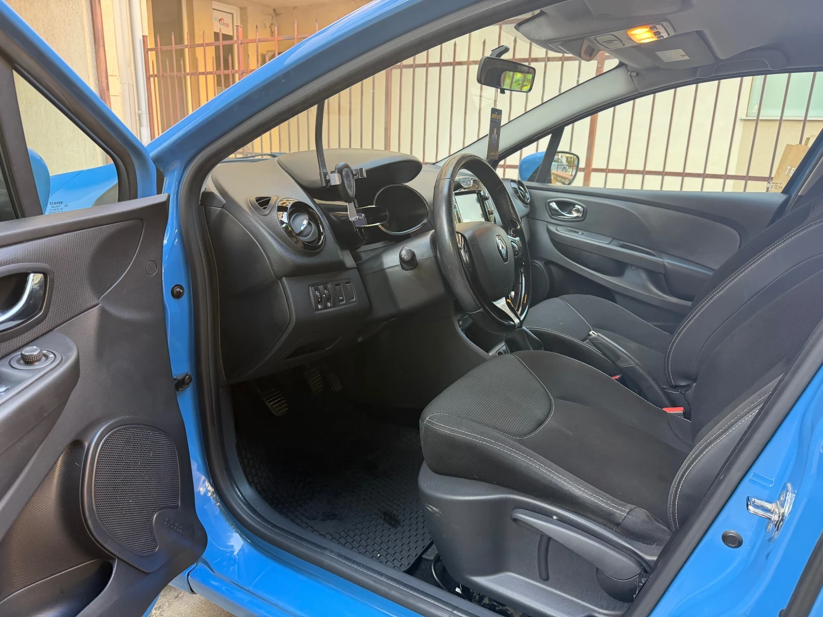 Renault Clio 1.2 бензин, фабричен газ , снимка 12 - Автомобили и джипове - 55645969