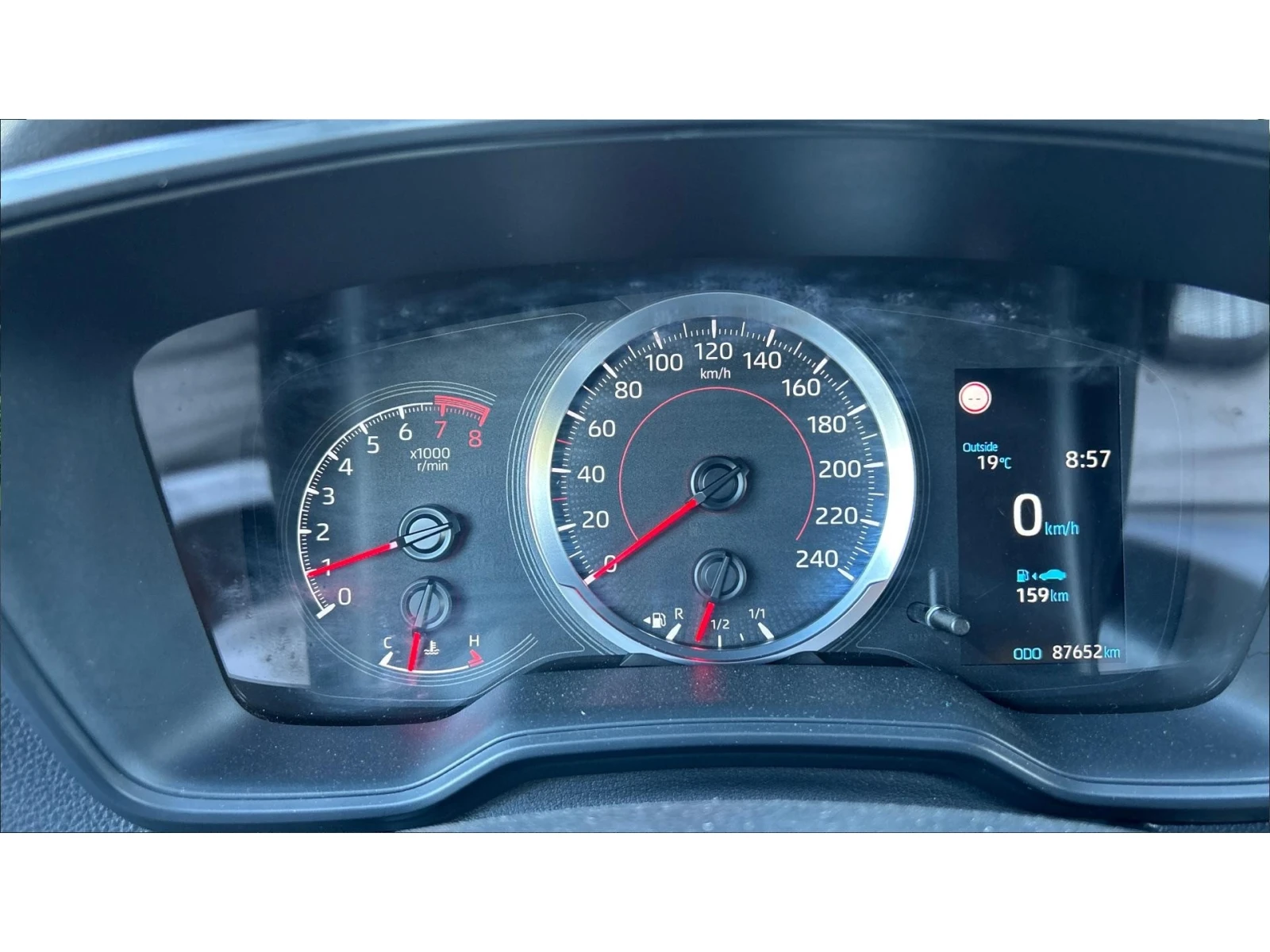 Toyota Corolla 1.5i M/T, Месечна вноска от 227  , снимка 14 - Автомобили и джипове - 56078830