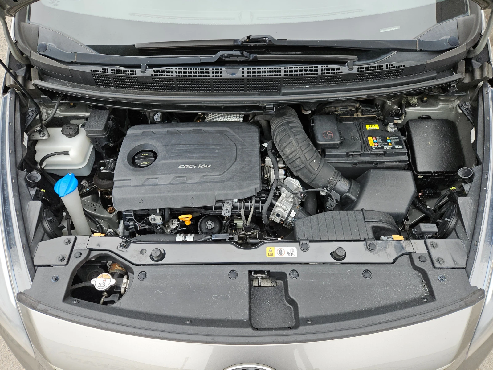 Kia Carens 1.7CRDI/Dynamic/7м/6ск/LED/CARPLAY/NAVI/БЛУТУТ/EU6, снимка 8 - Автомобили и джипове - 56222960