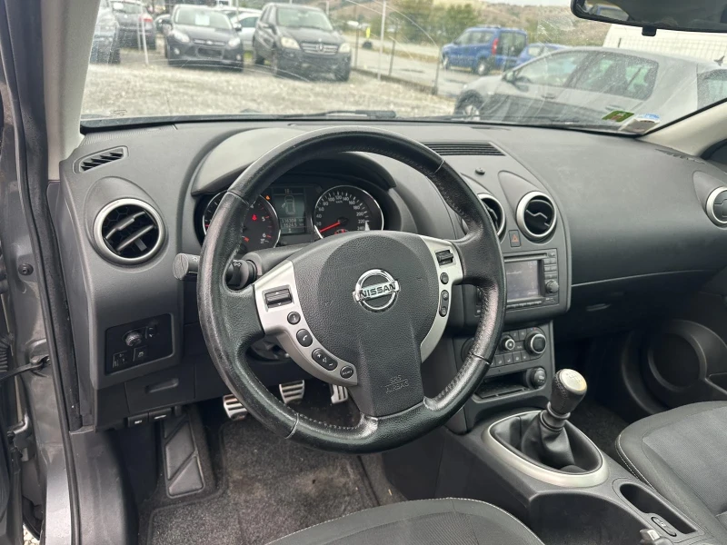 Nissan Qashqai, снимка 10 - Автомобили и джипове - 47518312