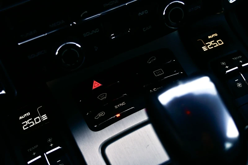 Porsche Cayenne 4.2 S /DISTRONIC /SPORT, снимка 16 - Автомобили и джипове - 52799117