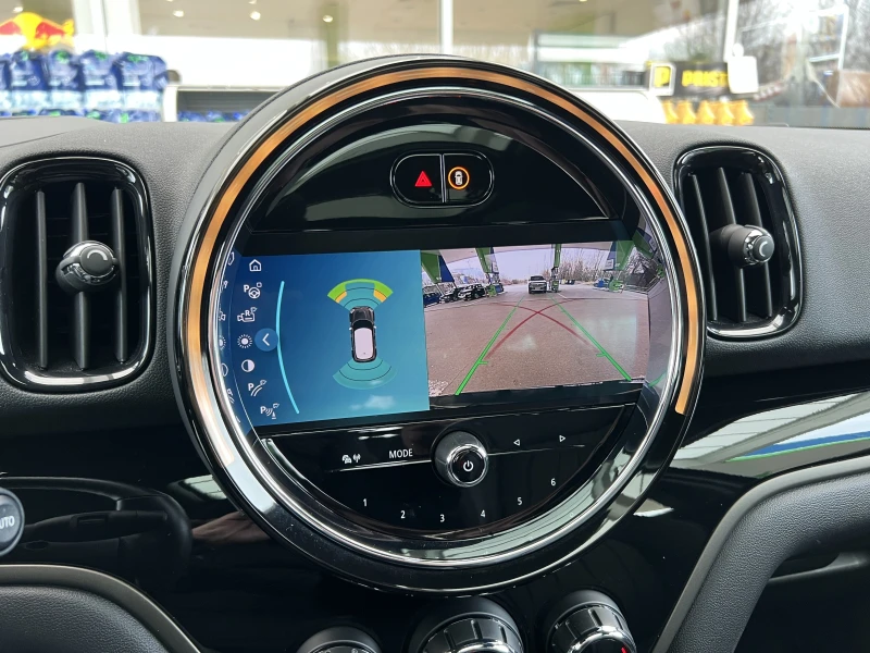 Mini Countryman SE ALL4/PLUG-IN/H&K/HEAD UP/PANO/CAMERA/, снимка 13 - Автомобили и джипове - 53452762
