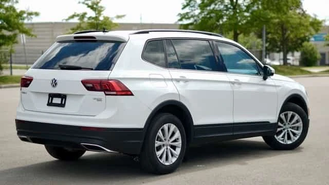 VW Tiguan * Trendline * CARFAX * ПОДГРЕВ * KEYLESS, снимка 3 - Автомобили и джипове - 54597791