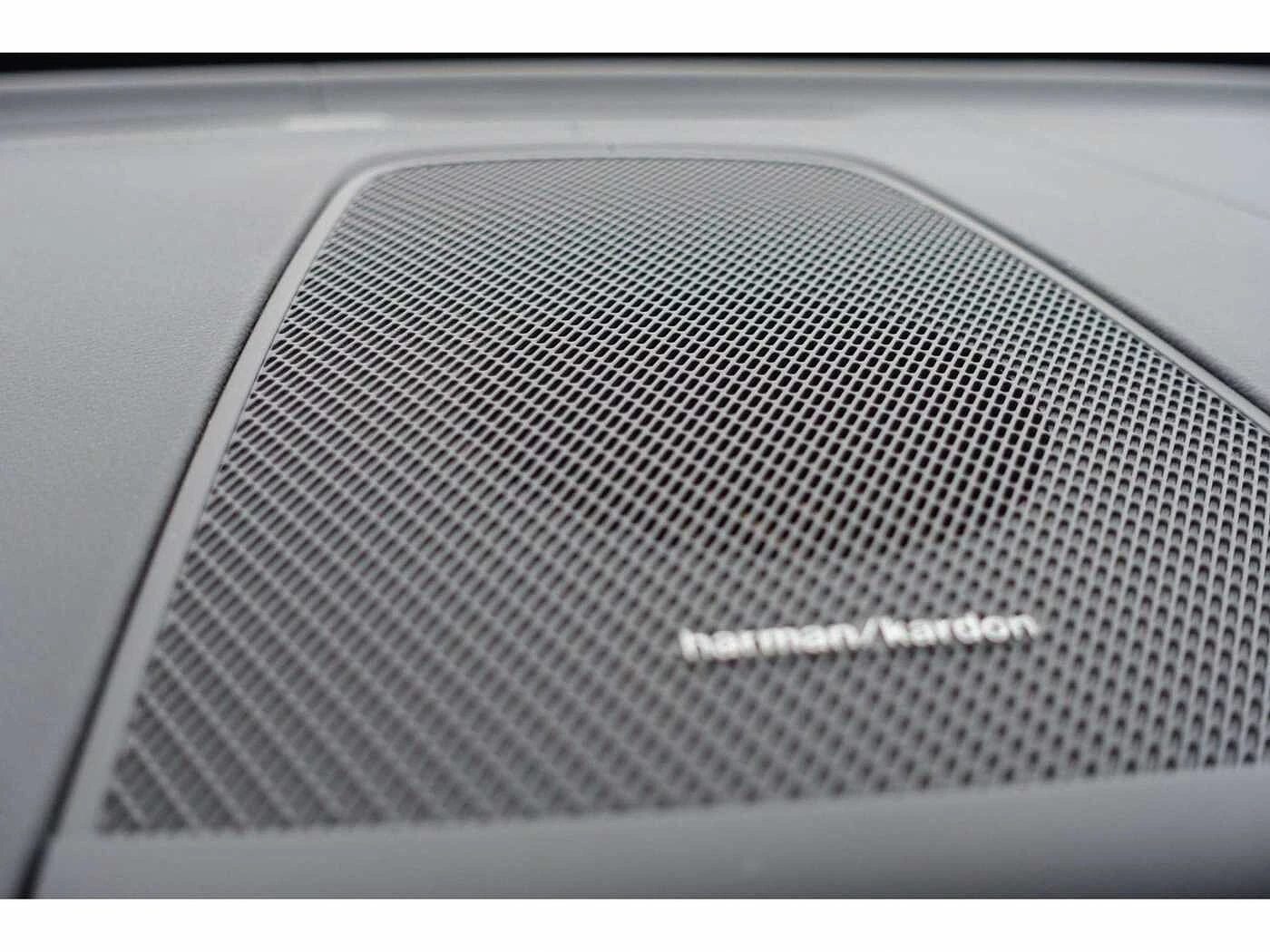 Volvo XC60 B5-PANO-H&K-AWD-INCRIPTION-Keyless-Head up | Mobile.bg   11