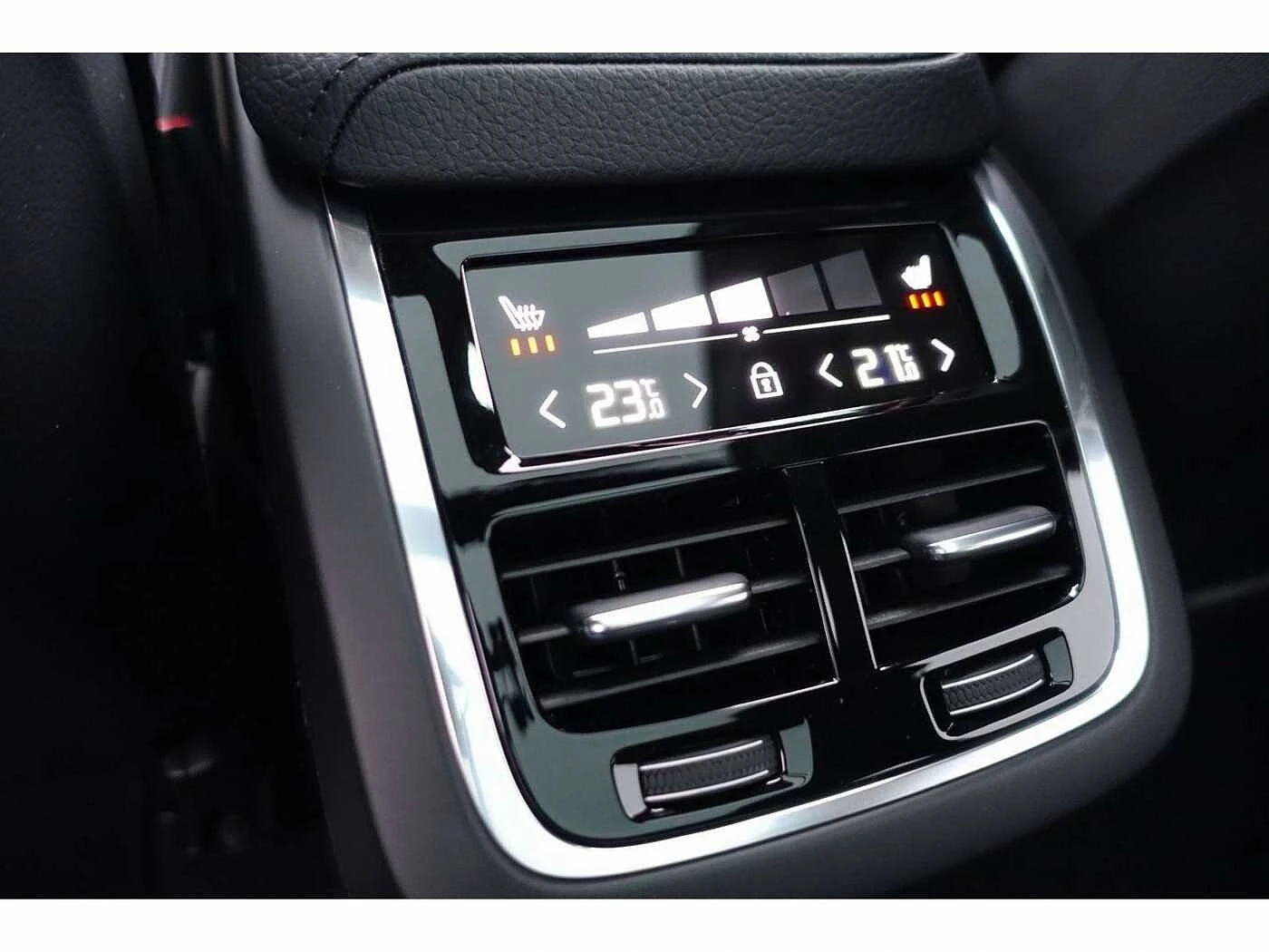 Volvo XC60 B5-PANO-H&K-AWD-INCRIPTION-Keyless-Head up | Mobile.bg   13