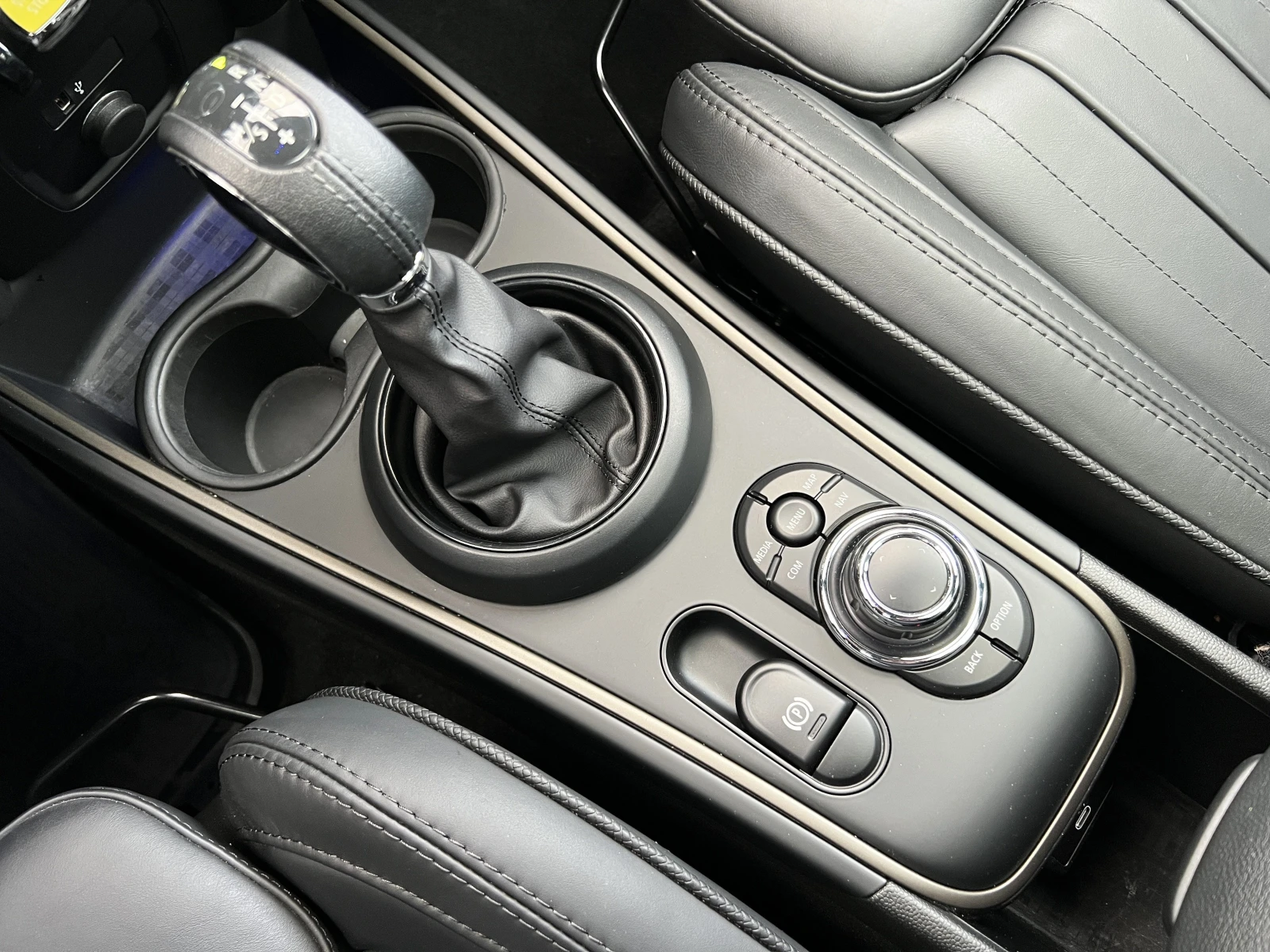 Mini Countryman SE ALL4/PLUG-IN/H&K/HEAD UP/PANO/CAMERA/ | Mobile.bg � ����������� 15