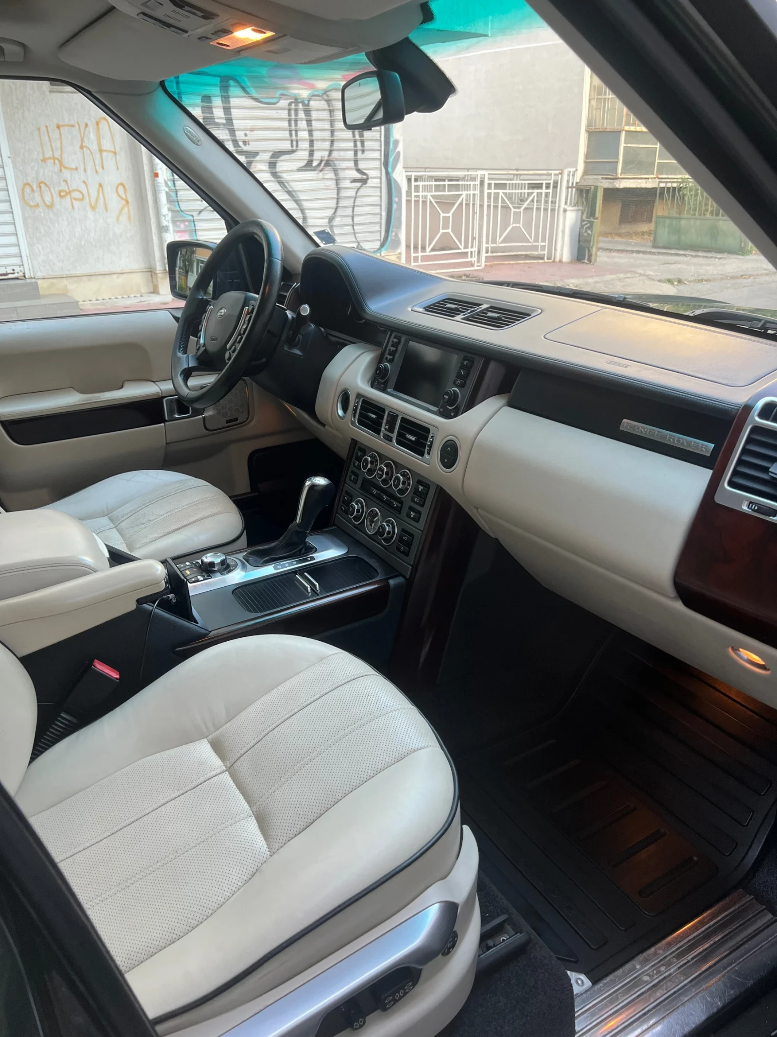 Land Rover Range rover Vogue 4.2 Supercharged - изображение 4