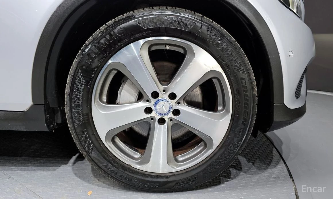 Mercedes-Benz GLC 220 4MATIC* PREMIUM* ПАНО* ПОДГРЕВ* КАМЕРА* KEYLESS* , снимка 15 - Автомобили и джипове - 54100739