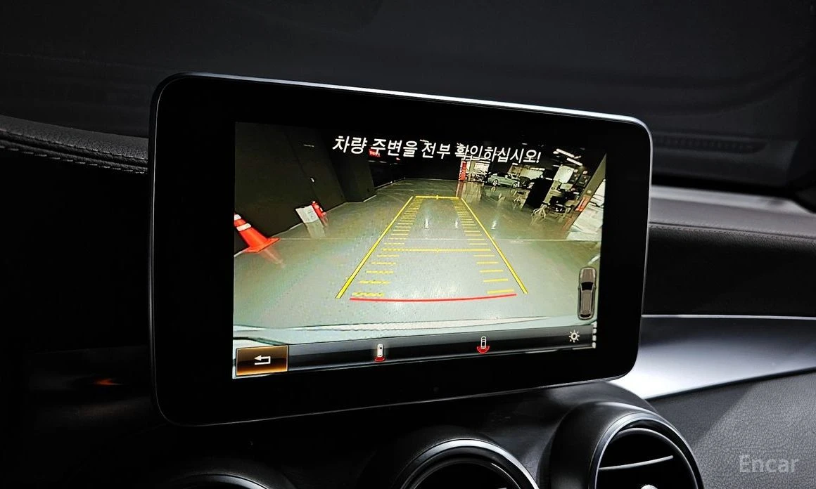 Mercedes-Benz GLC 220 4MATIC* PREMIUM* ПАНО* ПОДГРЕВ* КАМЕРА* KEYLESS* , снимка 13 - Автомобили и джипове - 54100739