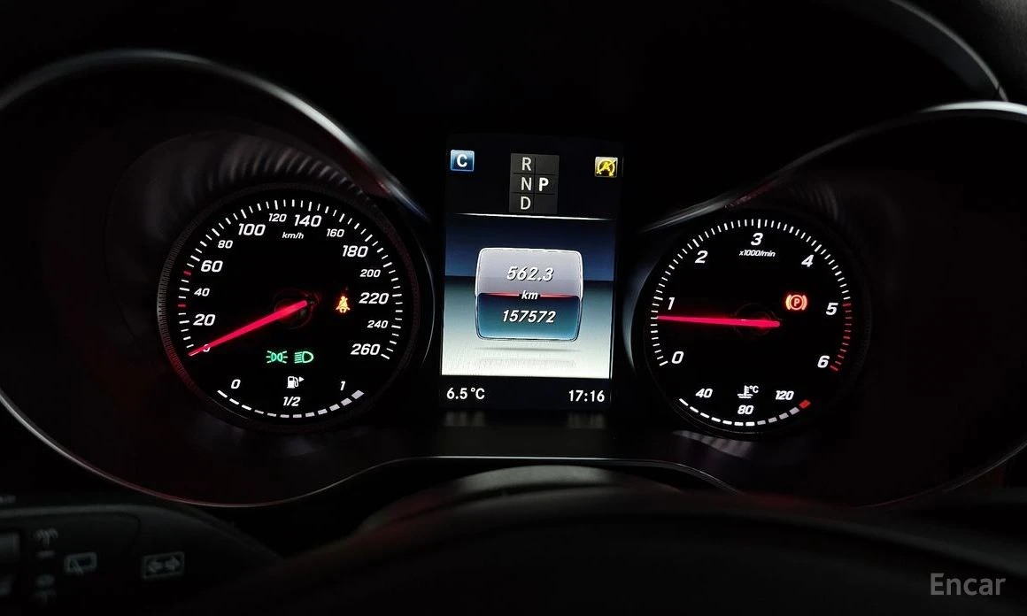 Mercedes-Benz GLC 220 4MATIC* PREMIUM* ПАНО* ПОДГРЕВ* КАМЕРА* KEYLESS* , снимка 11 - Автомобили и джипове - 54100739