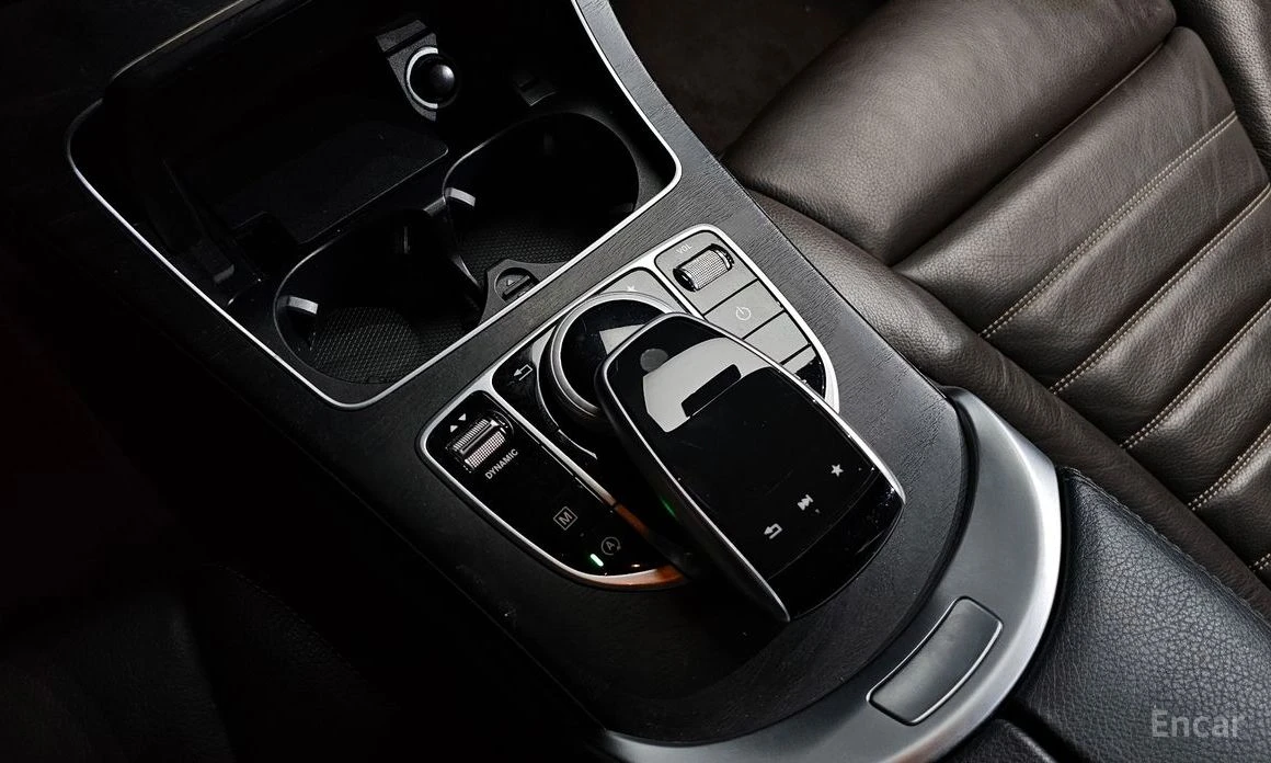 Mercedes-Benz GLC 220 4MATIC* PREMIUM* ПАНО* ПОДГРЕВ* КАМЕРА* KEYLESS* , снимка 14 - Автомобили и джипове - 54100739