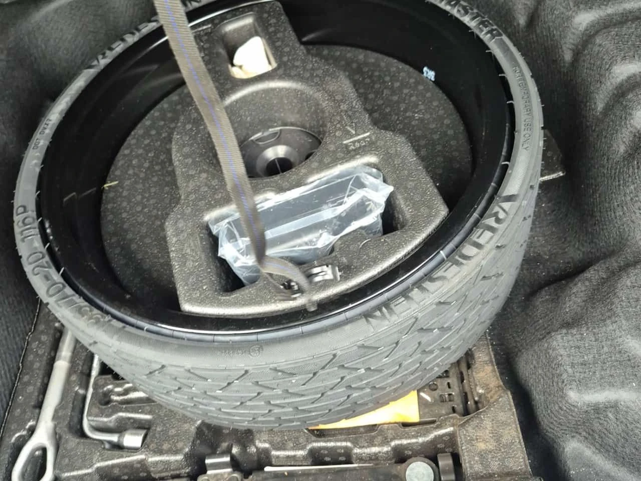 Mercedes-Benz GLE 53 4MATIC * AMG * CARFAX * ЦЕНА ДО БГ, снимка 14 - Автомобили и джипове - 54229073