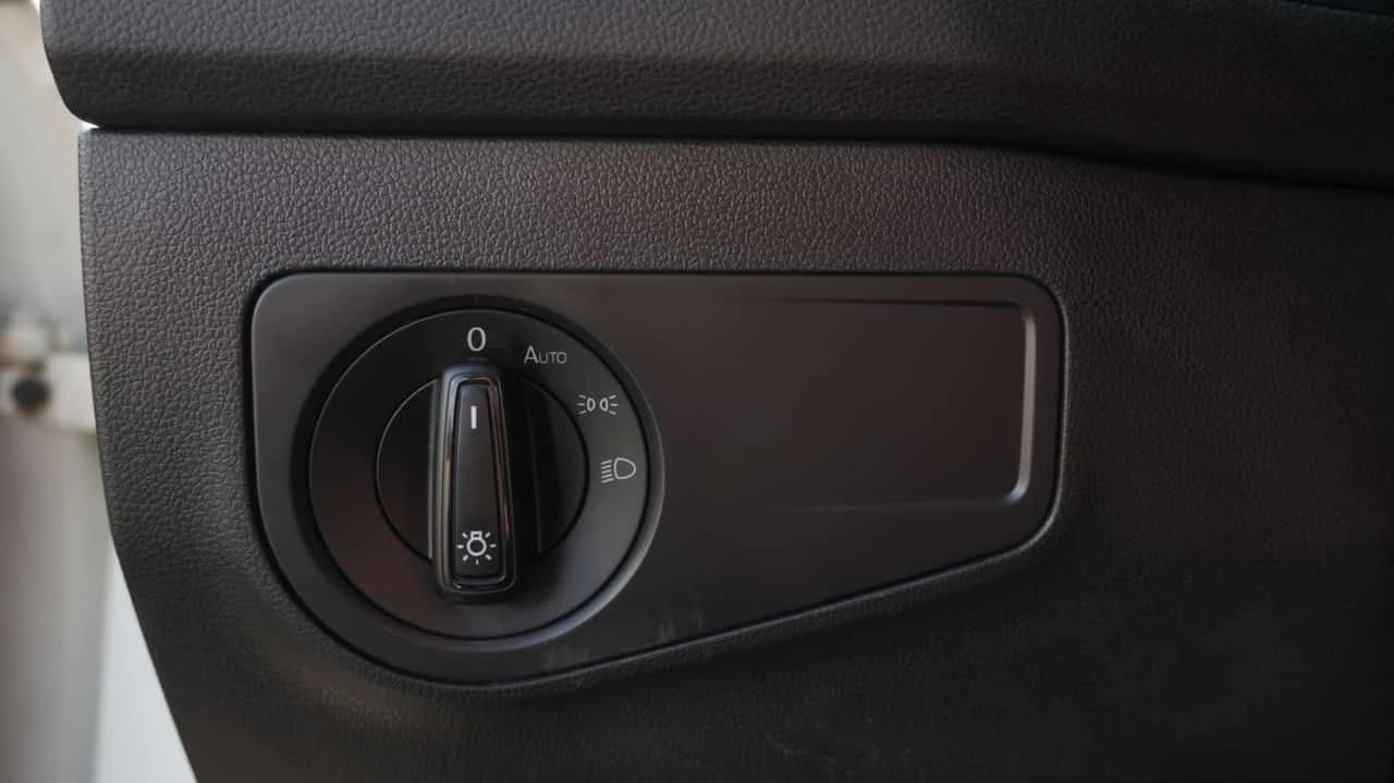 VW Tiguan * Trendline * CARFAX * ПОДГРЕВ * KEYLESS, снимка 14 - Автомобили и джипове - 54597791