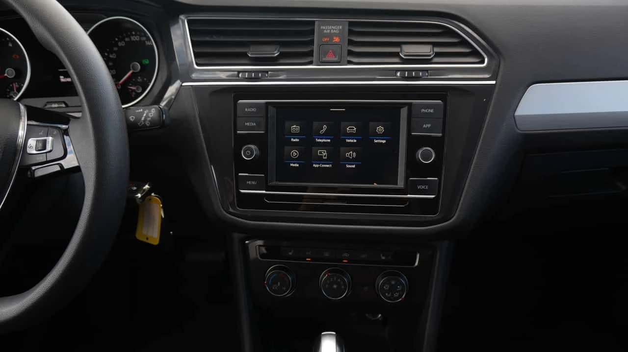 VW Tiguan * Trendline * CARFAX * ПОДГРЕВ * KEYLESS, снимка 15 - Автомобили и джипове - 54597791