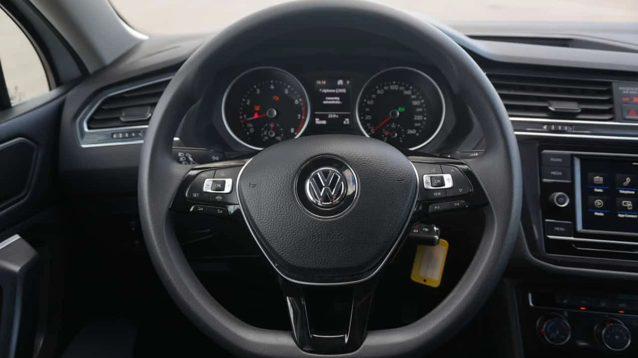 VW Tiguan * Trendline * CARFAX * ПОДГРЕВ * KEYLESS, снимка 13 - Автомобили и джипове - 54597791