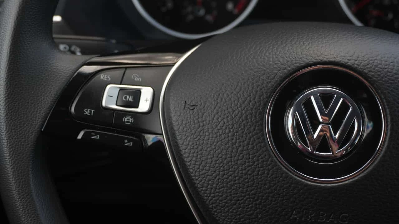 VW Tiguan * Trendline * CARFAX * ПОДГРЕВ * KEYLESS, снимка 11 - Автомобили и джипове - 54597791