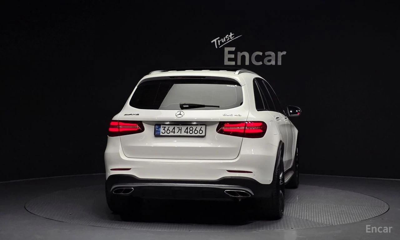 Mercedes-Benz GLC 43 AMG 4MATIC* BURMESTER* HEAD-UP* 360 CAM* PANORAMA* , снимка 4 - Автомобили и джипове - 54623251