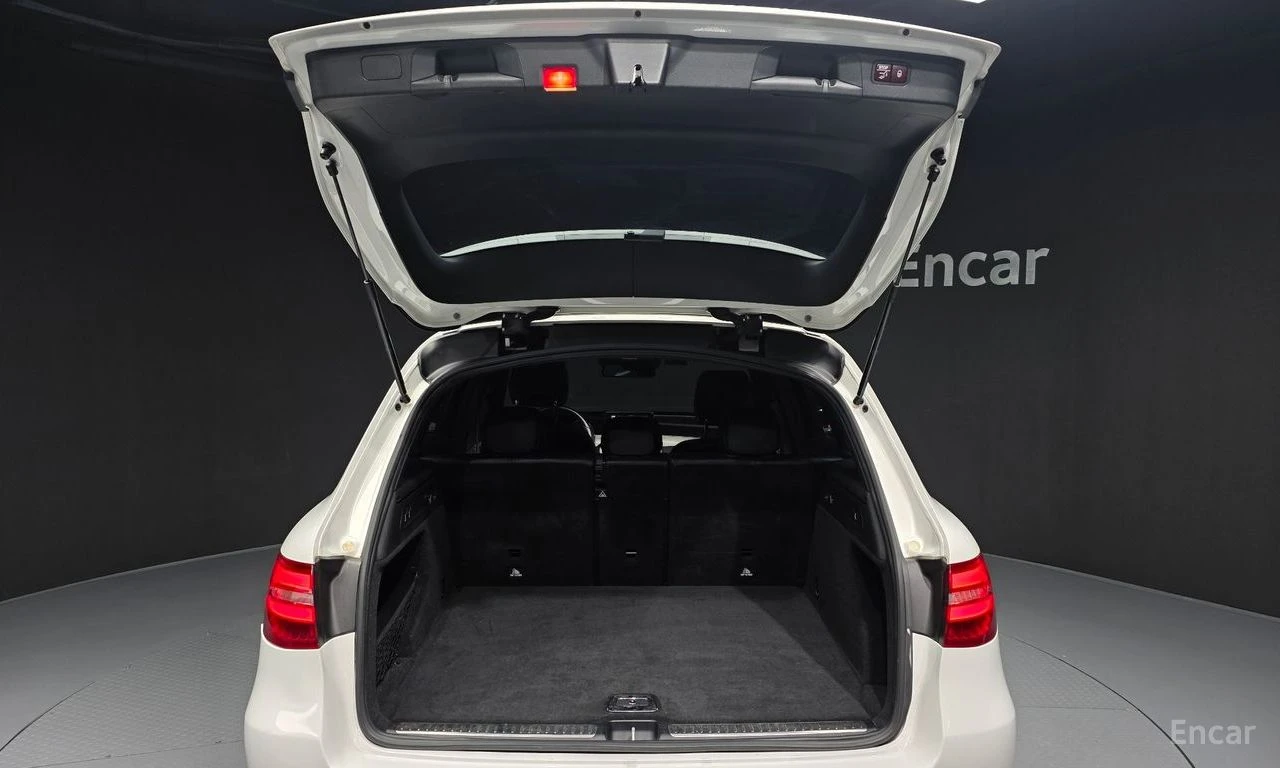 Mercedes-Benz GLC 43 AMG 4MATIC* BURMESTER* HEAD-UP* 360 CAM* PANORAMA* , снимка 16 - Автомобили и джипове - 54623251
