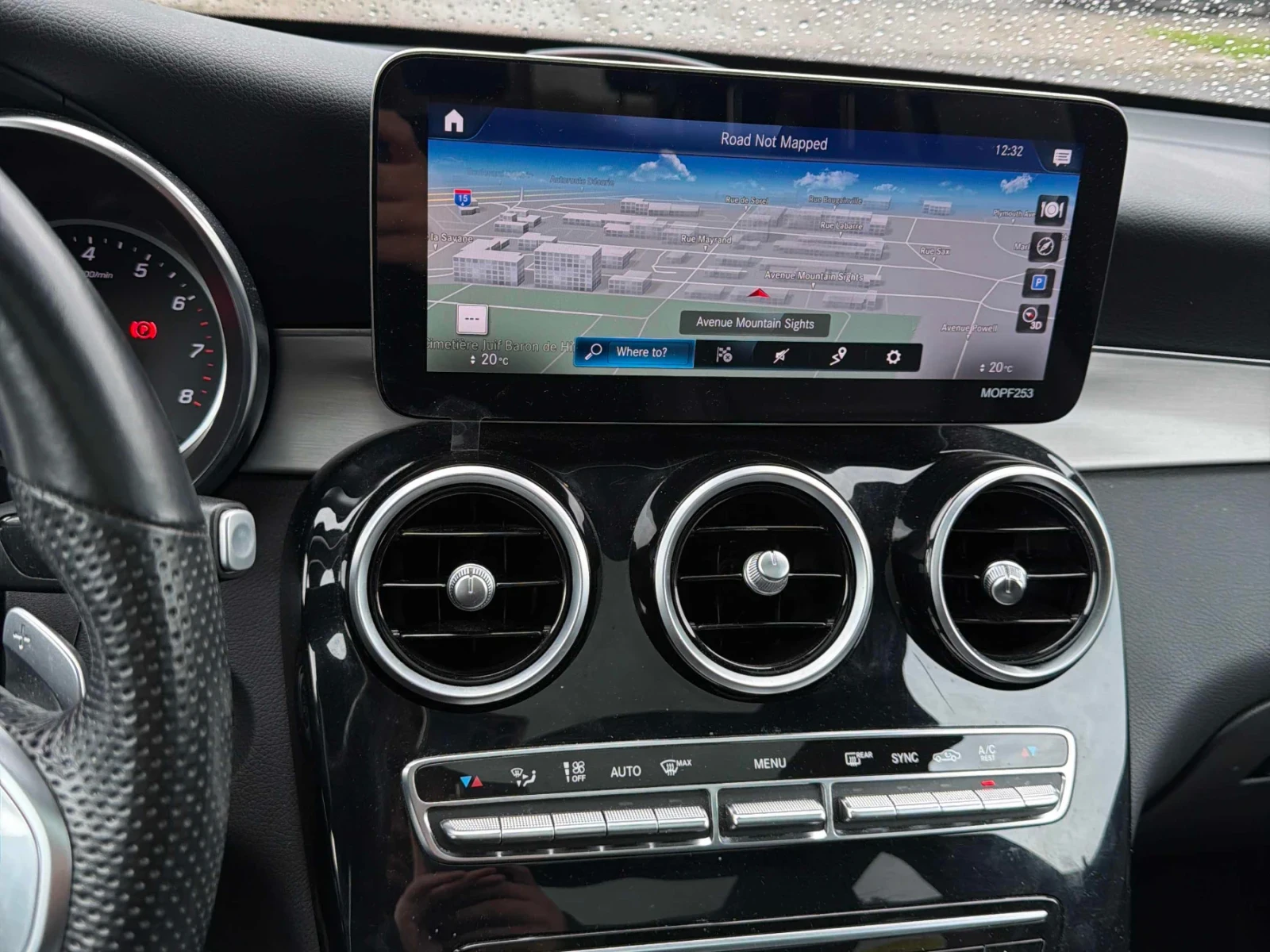 Mercedes-Benz GLC 300 ДИСТРОНИК * ПОДГРЕВ * ПАНОРАМА * 2 КЛЮЧА * CARFAX, снимка 7 - Автомобили и джипове - 54720728