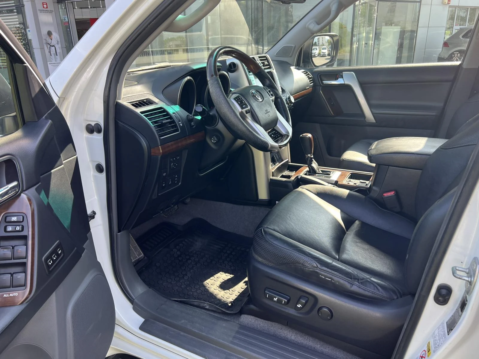 Toyota Land cruiser 150 3.0D Luxury, снимка 10 - Автомобили и джипове - 54835532