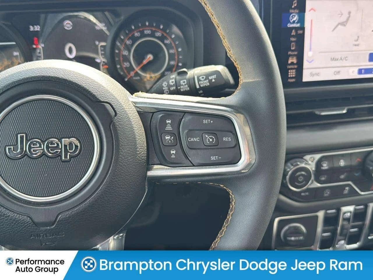 Jeep Wrangler * Sahara * ALPINE AUDIO* ADAPT CRUISE* BLIND SPOT*, снимка 16 - Автомобили и джипове - 54957534