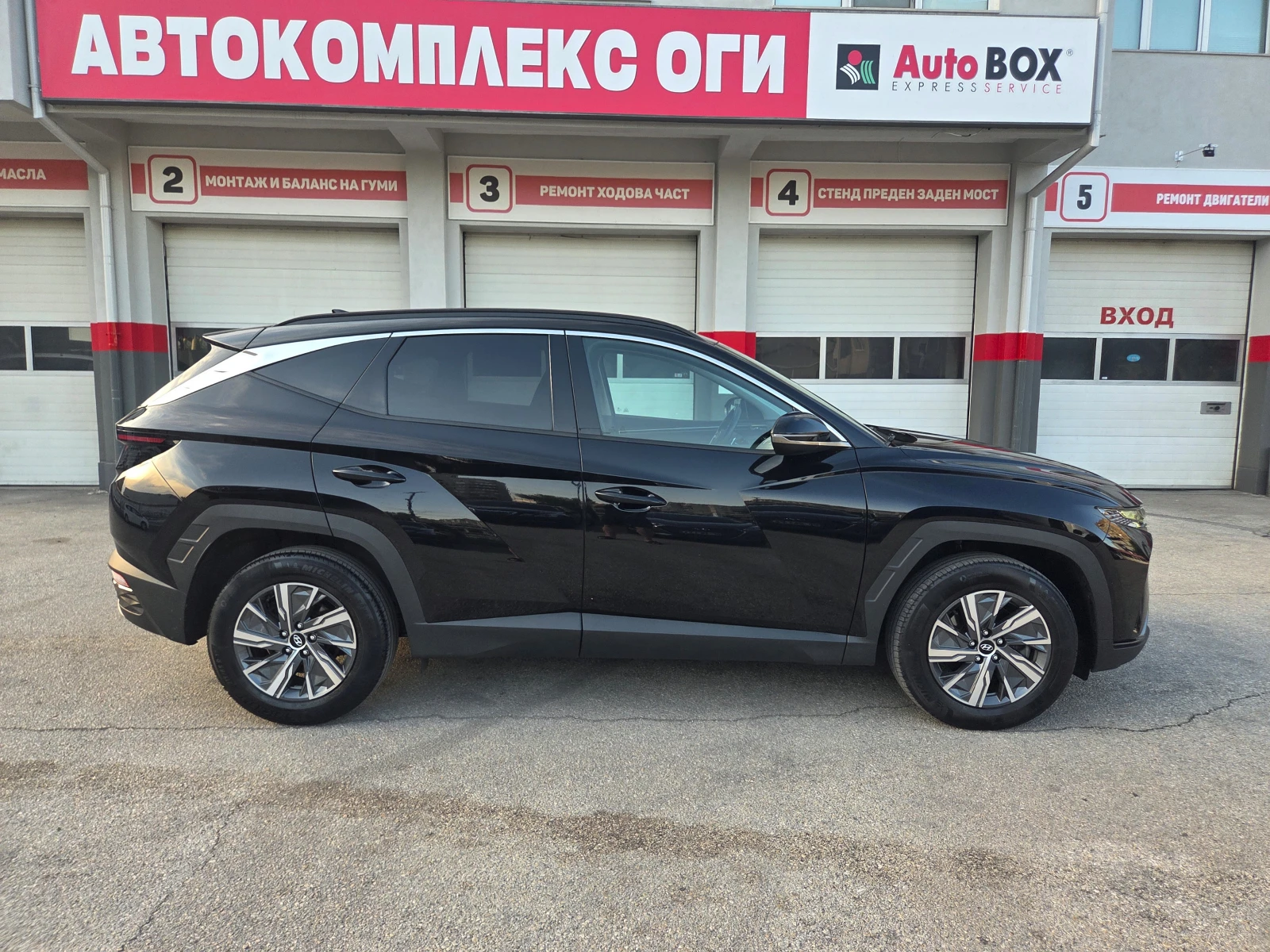 Hyundai Tucson 1.6 T-GDi Hybrid (230hp) Trend/AT/Navi/Камерa, снимка 6 - Автомобили и джипове - 55364705