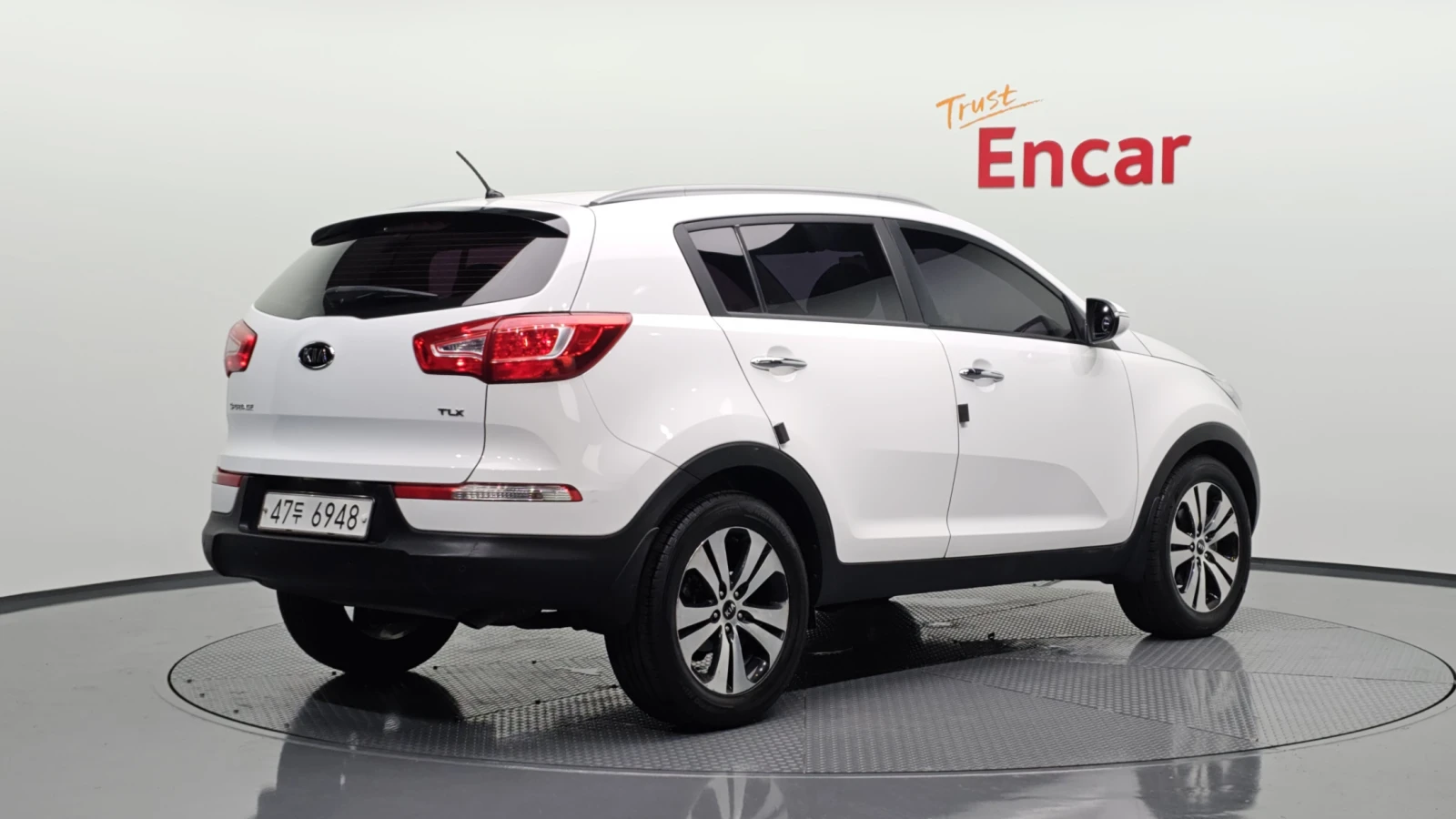 Kia Sportage 2.0D* ПОДГРЕВ ВОЛАН* КРАЙНА ЦЕНА, снимка 2 - Автомобили и джипове - 55496160