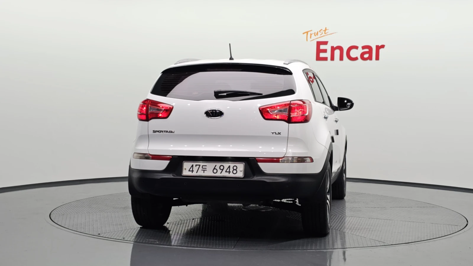 Kia Sportage 2.0D* ПОДГРЕВ ВОЛАН* КРАЙНА ЦЕНА, снимка 4 - Автомобили и джипове - 55496160