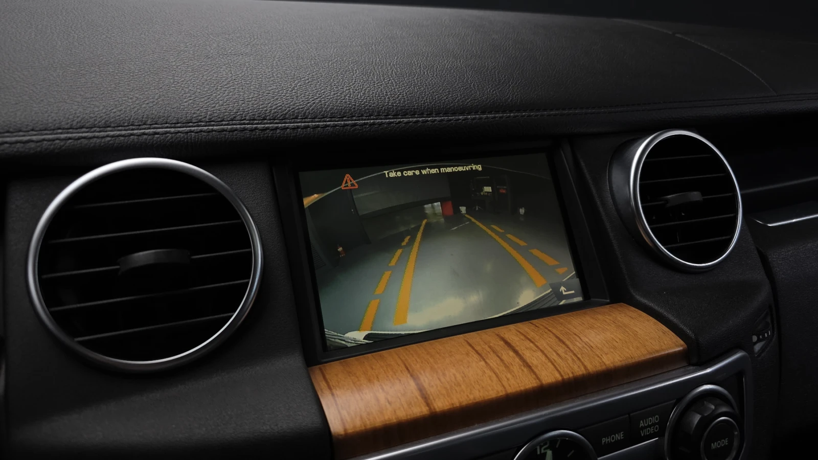 Land Rover Discovery 3.0 SDV6* ЛЮК* КРАЙНА ЦЕНА, снимка 15 - Автомобили и джипове - 55496164