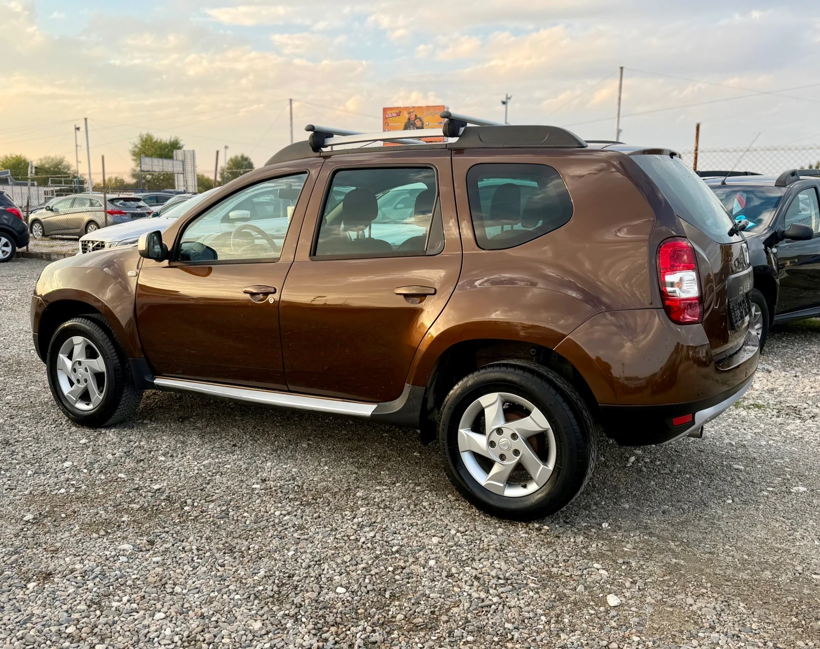 Dacia Duster 1.5dCi/110кс/4х4/LAUREATE/ ВНОС-ИТАЛИЯ /, снимка 6 - Автомобили и джипове - 55657649