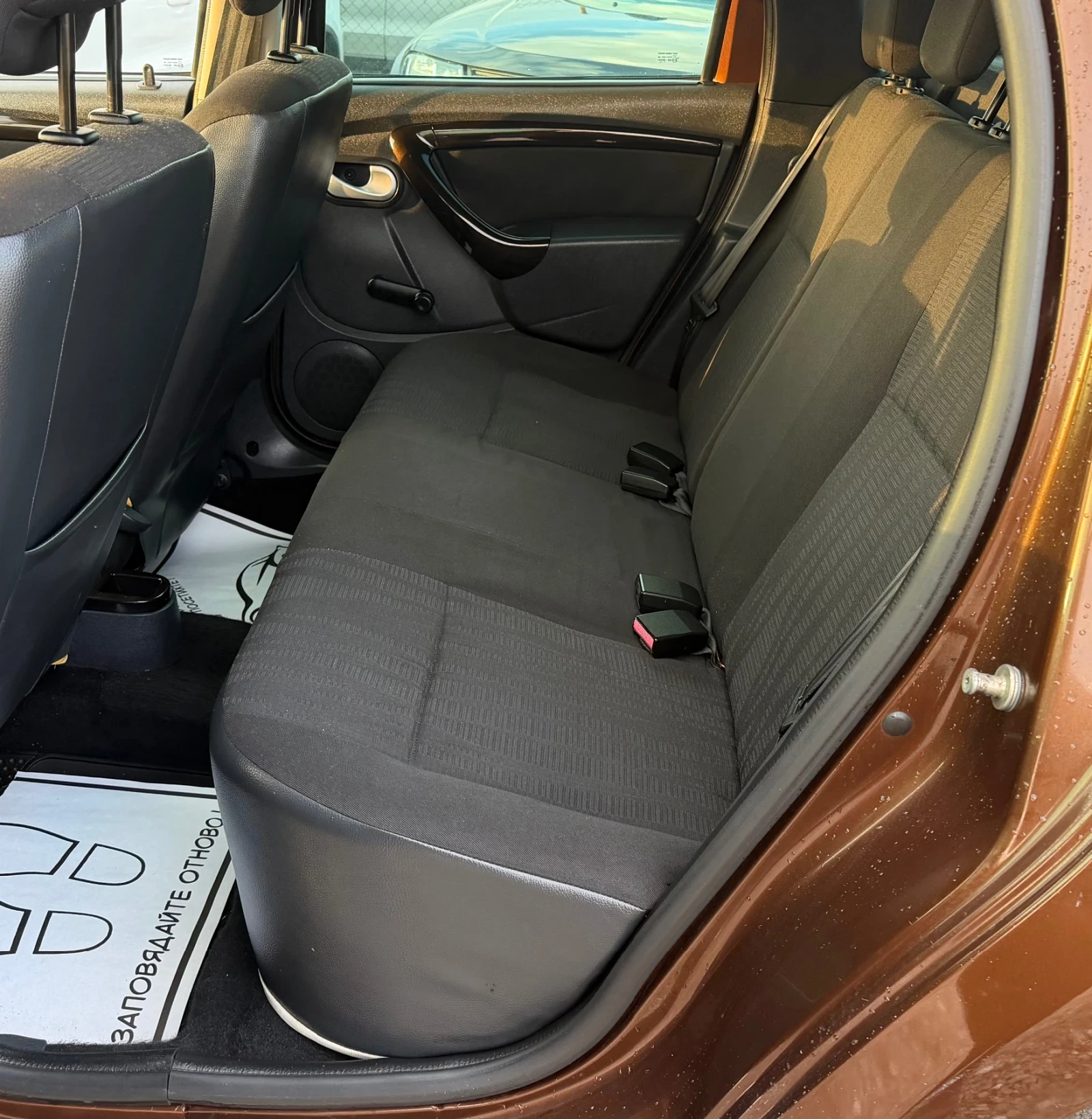 Dacia Duster 1.5dCi/110кс/4х4/LAUREATE/ ВНОС-ИТАЛИЯ /, снимка 8 - Автомобили и джипове - 55657649